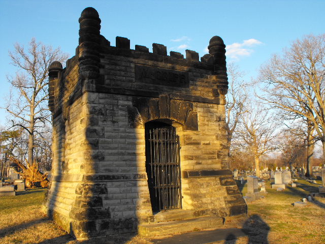 lil mausoleum.JPG